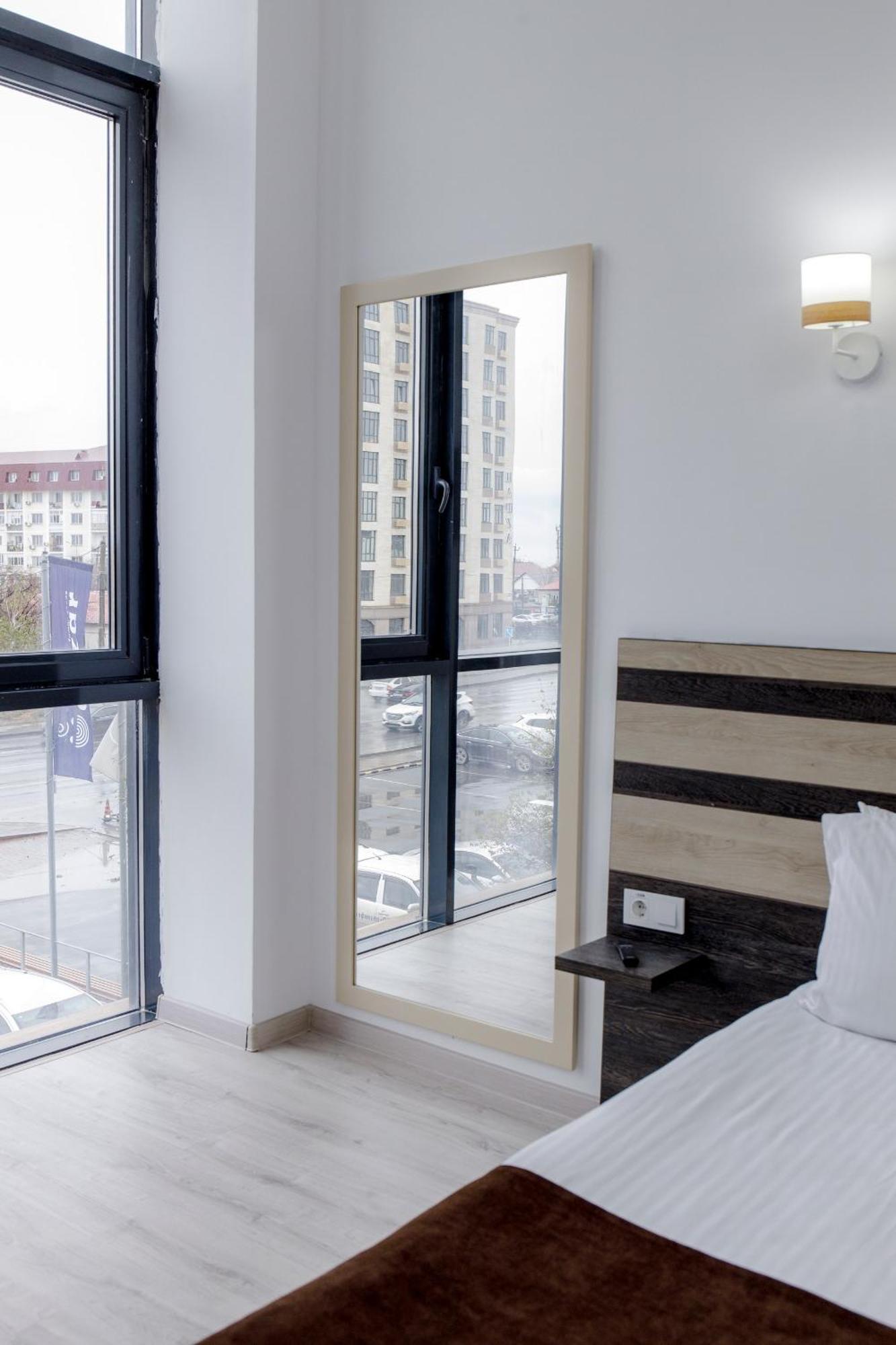 Infinity Plaza Hotel Atyrau Ngoại thất bức ảnh