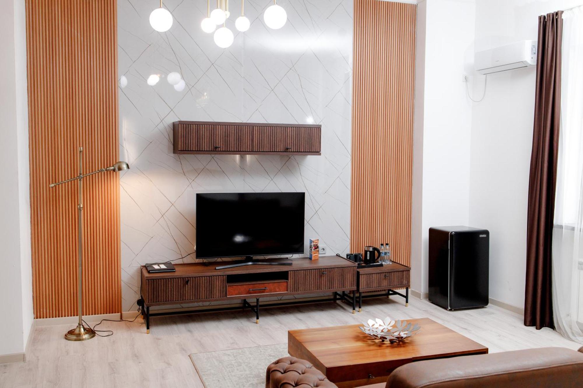 Infinity Plaza Hotel Atyrau Ngoại thất bức ảnh