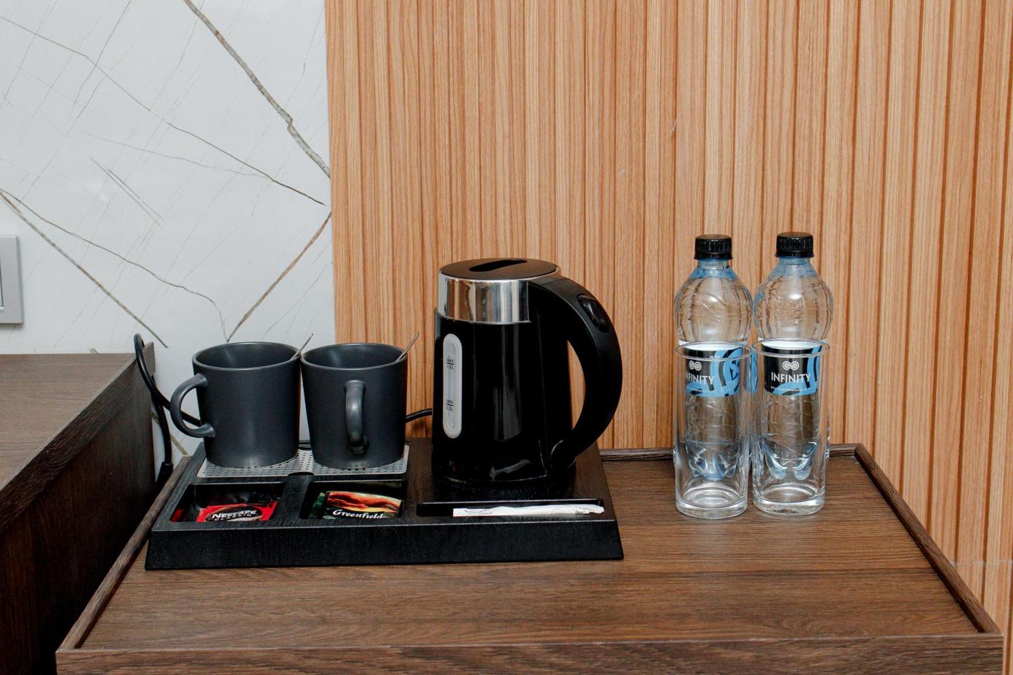 Infinity Plaza Hotel Atyrau Ngoại thất bức ảnh