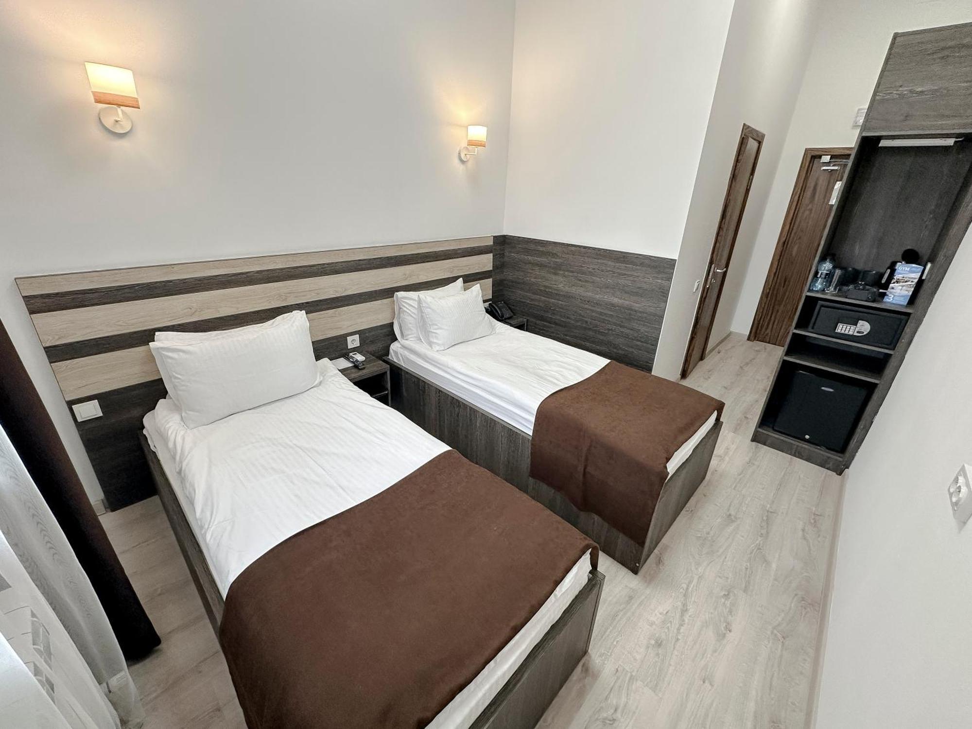 Infinity Plaza Hotel Atyrau Ngoại thất bức ảnh