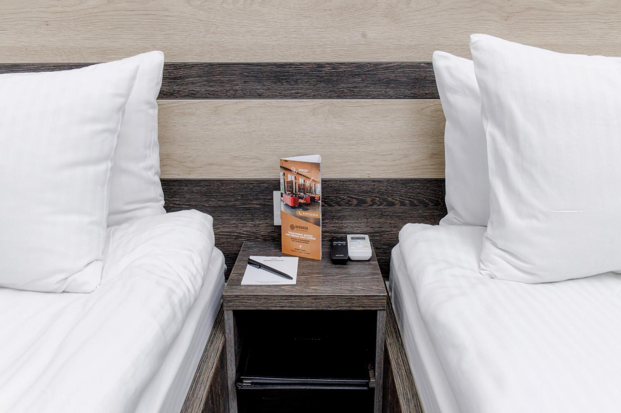 Infinity Plaza Hotel Atyrau Ngoại thất bức ảnh