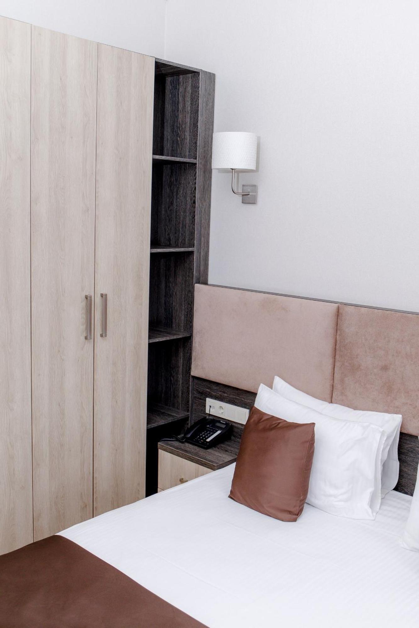 Infinity Plaza Hotel Atyrau Ngoại thất bức ảnh