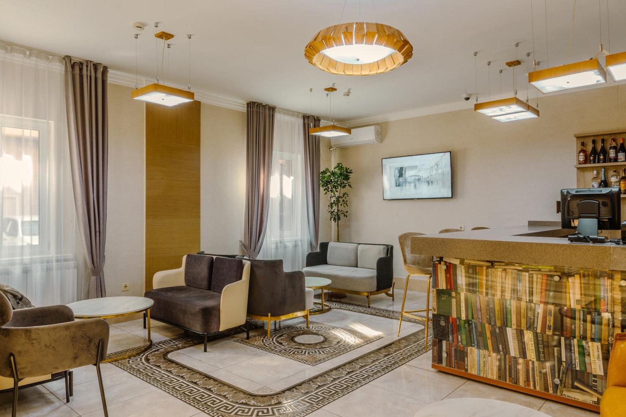 Infinity Plaza Hotel Atyrau Ngoại thất bức ảnh