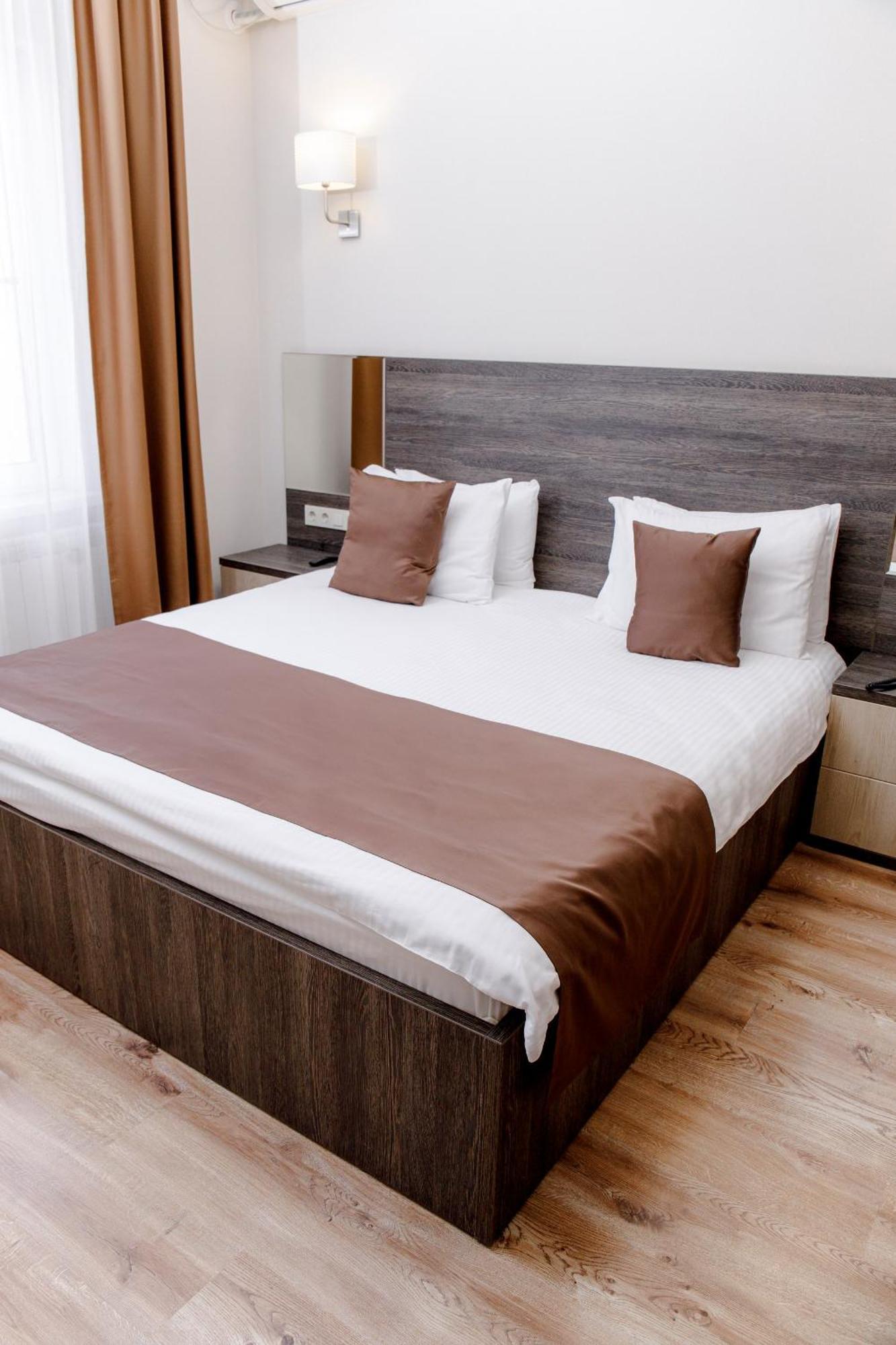 Infinity Plaza Hotel Atyrau Ngoại thất bức ảnh