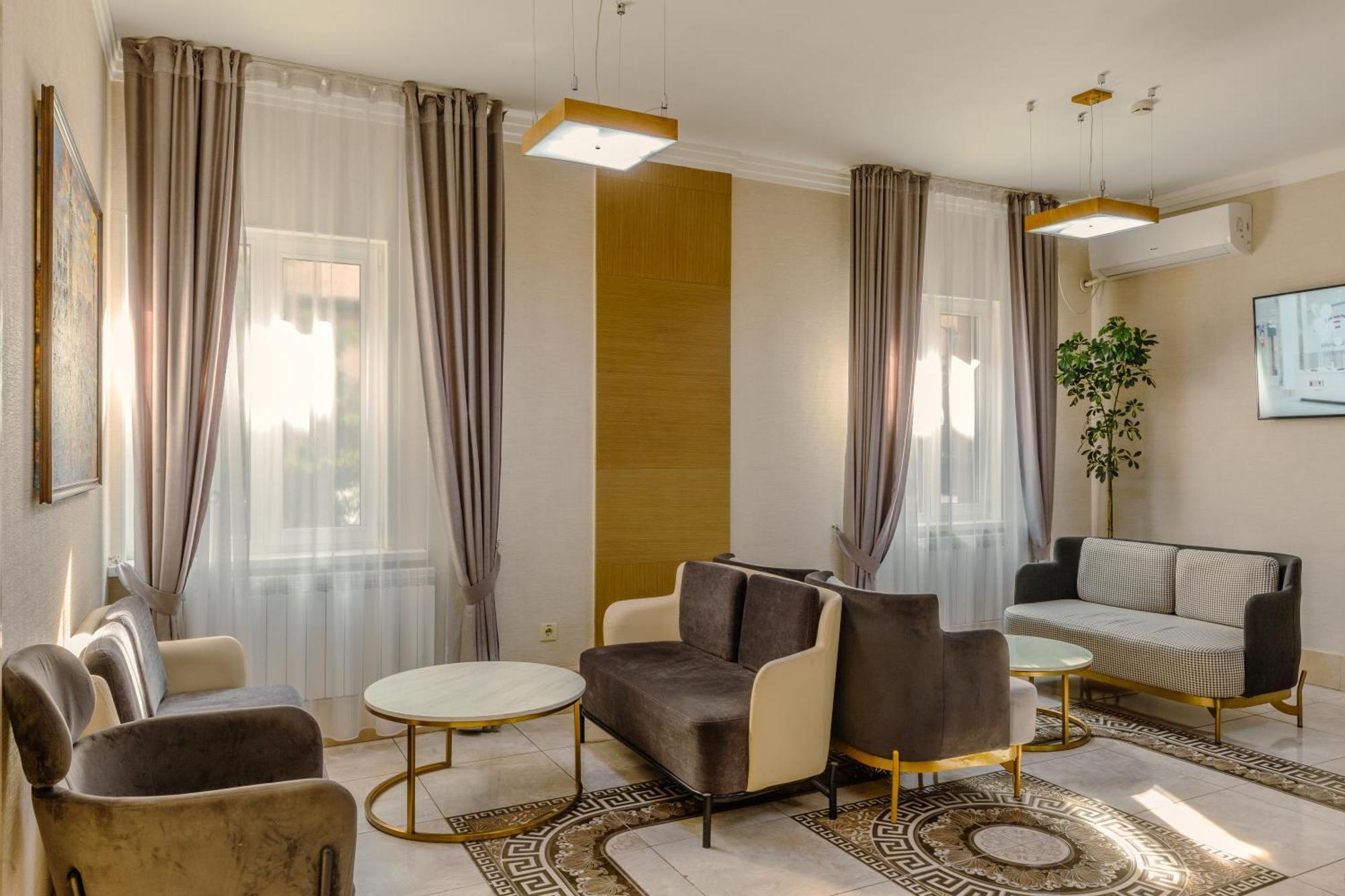 Infinity Plaza Hotel Atyrau Ngoại thất bức ảnh