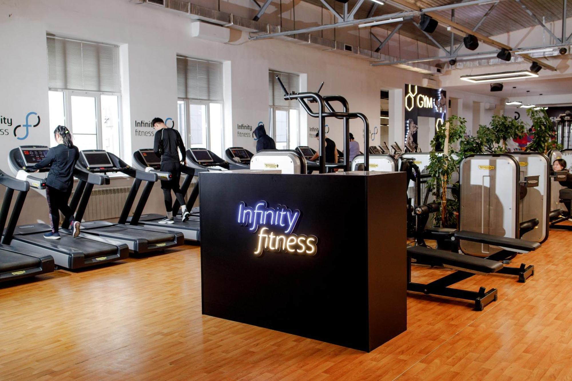 Infinity Plaza Hotel Atyrau Ngoại thất bức ảnh